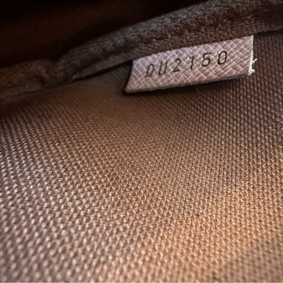 Louis Vuitton Affiche Mini Pochette Accessories - Picture 10 of 10
